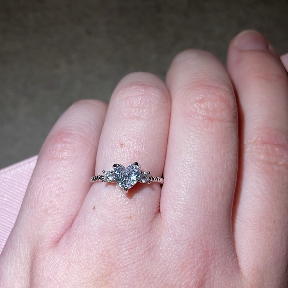 Woman ring - Picture 3 of 6